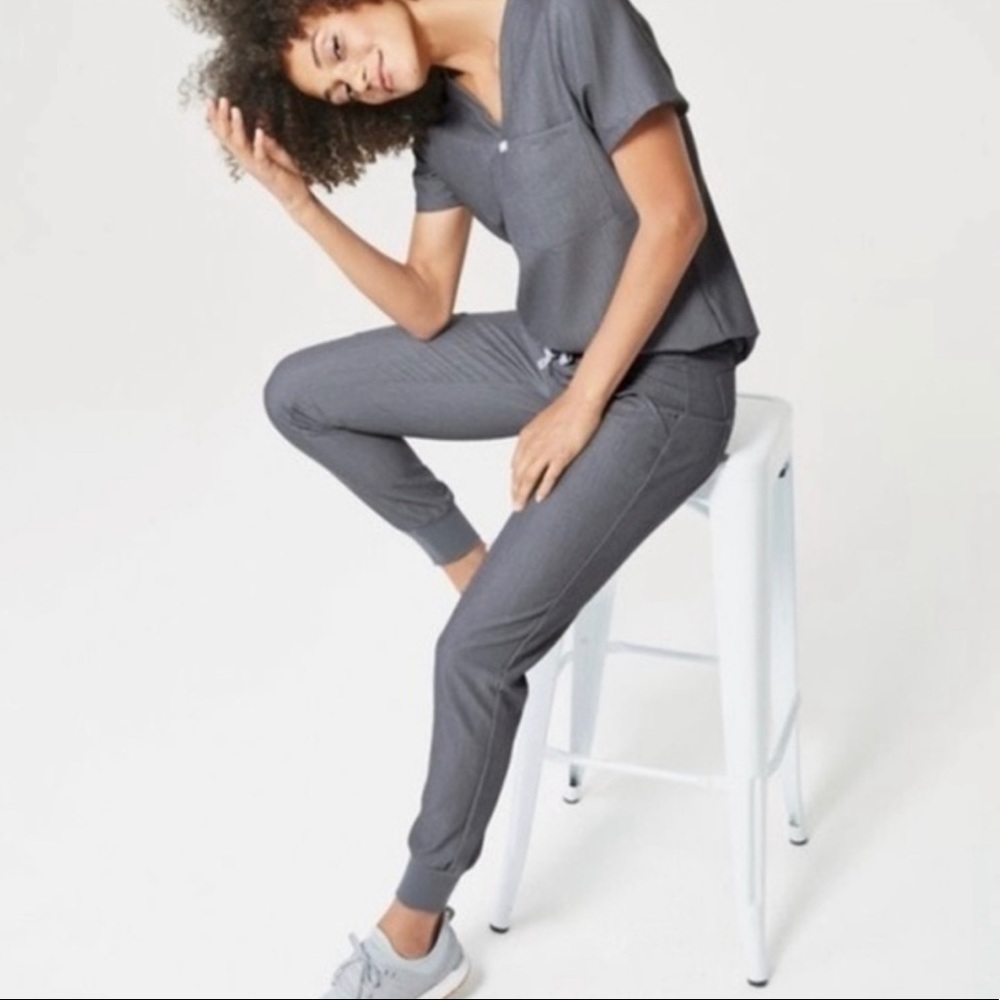 Figs scrubs SET XS Graphite Excellent cond. 3pocket Kasma top, Zamora jogger